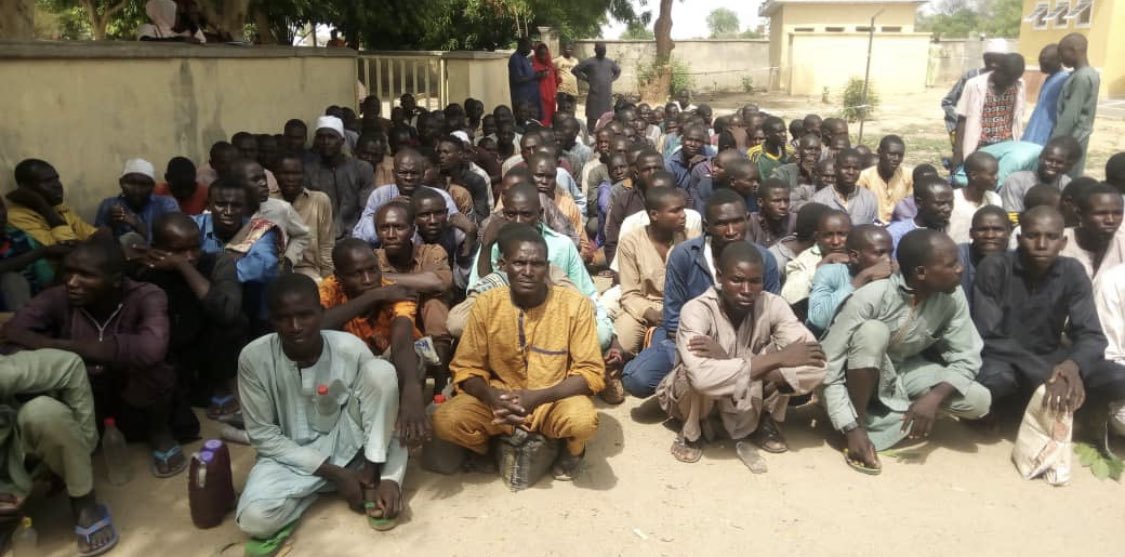 keyint_PR's tweet photo. GOODNEWS: The ongoing defeat against terrorism in the North East has made 204 BokoHaram fighters including their family members surrendered to Nigerian troops. We hope the media will share this good news and individuals should retweet this positive news too.
#KeyIntelligence🗝 https://t.co/HG4fpsEGTx
