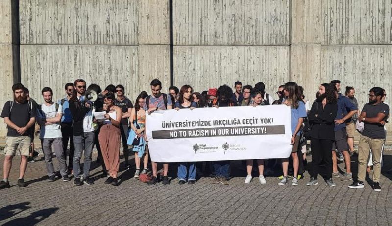 artigercek's tweet photo. Bilgi Üniversitesi öğrencileri, Ümit Özdağ'ın katılacağı panelin iptal edilmesini istedi

https://t.co/eum9UahPGo https://t.co/Dl11vLuZYE
