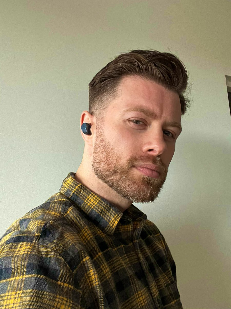 swinhasshdr's tweet photo. #MeetOurResearchers

Have you noticed that we see more and more diversity in Australian television? @damoo_la is researching television production culture and how queer stories end up in Australian fictional television.

Follow Damien for updates about his research! https://t.co/og17Vikq5A
