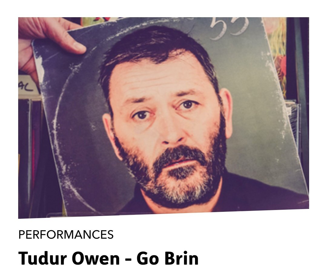 Ffyncwraig's tweet photo. Dwedi bocio 2 docyn i weld @Tudur @ClwydTweets Fy sioe cyntaf yn Gymraeg #Cyffroes #Dysgwraig https://t.co/4Q6ZxdgwyE