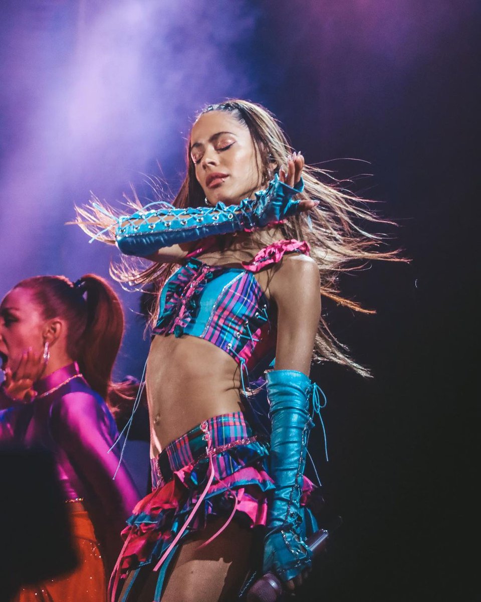 A darle es premio a tinita

Dejemos 200 comentarios con 
#PremiosMTVMIAW #MTVLAARTINI 
 
-V