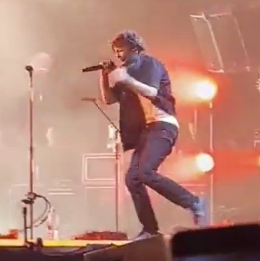 DLBIYH28's tweet photo. Louis Tomlinson flaitecito con los pantalones abajo no existe... 
Louis: https://t.co/QzWveg4lRF