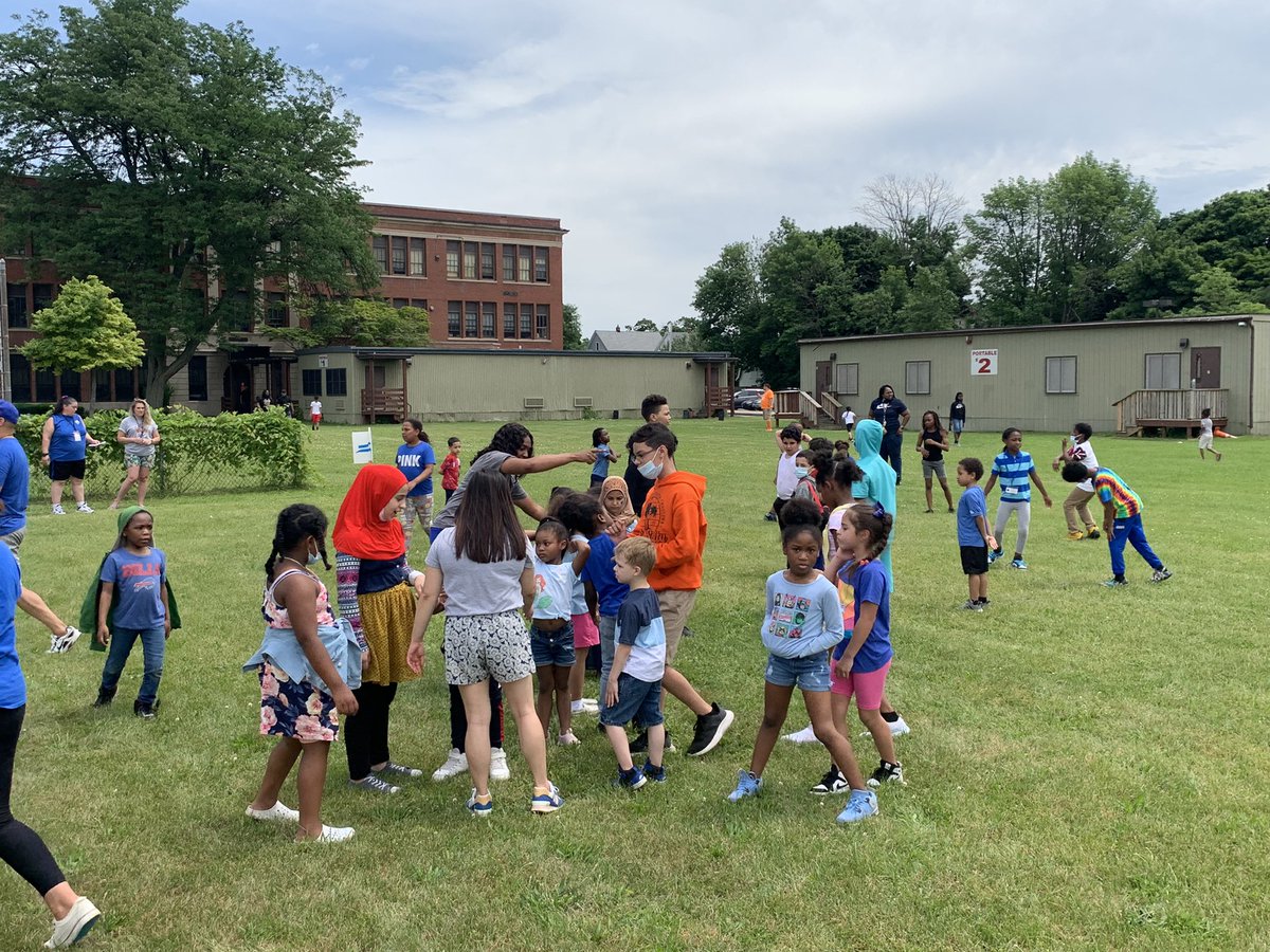 Kelly Lampman tweet media