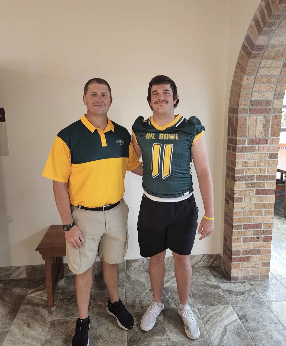 ROCKYSMART75's tweet photo. First day of Oil Bowl today.   First practice went great, had some great team uniforms, and had fun doing it https://t.co/e4vlpxev7D