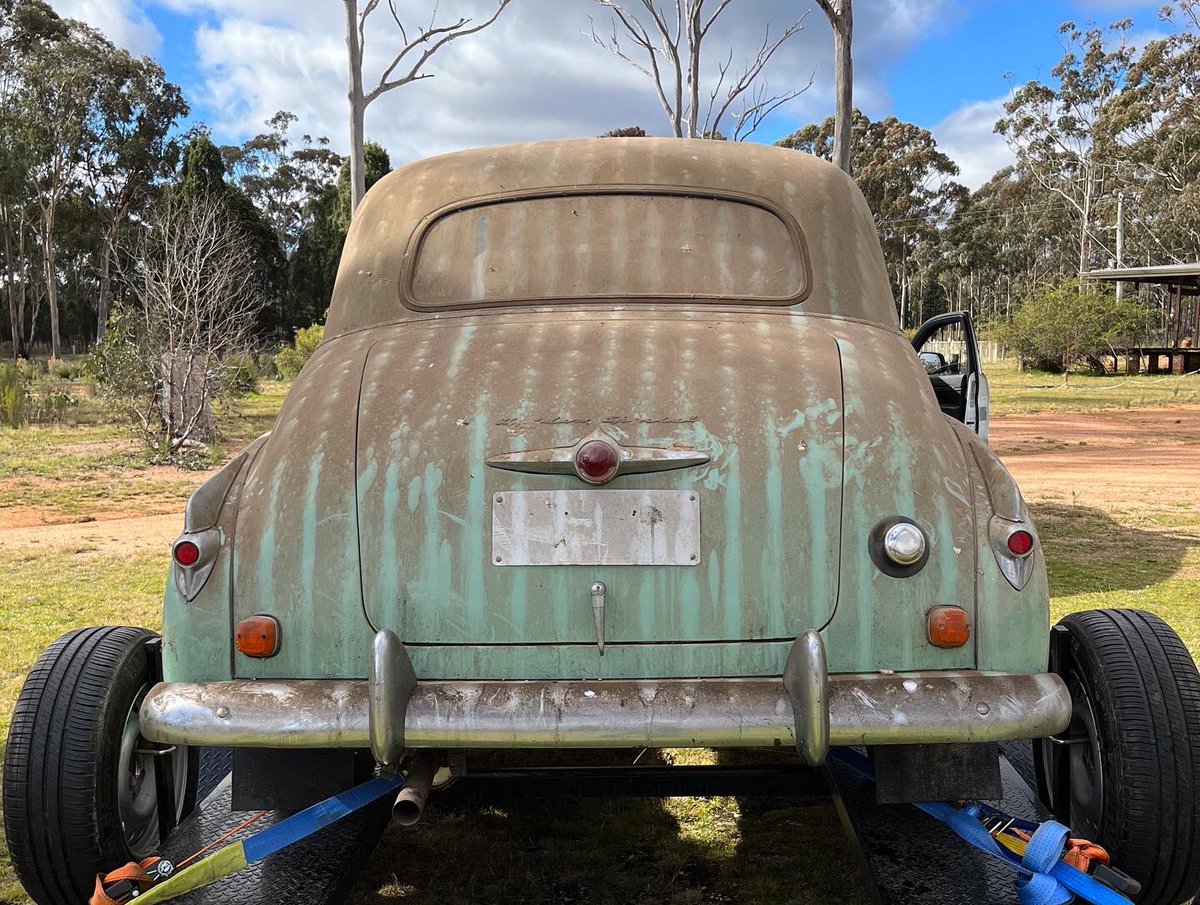 wyarreden's tweet photo. Picked up another one of my old girls from my farm to take home after being parked in one of farm sheds for the past 17 years and boy, did she need a wash. 💦🧽  #FJHolden #Wyarreden #DunkFamily  #DunkiesAutomotiveGarage  #Holden https://t.co/3izli2G0nX