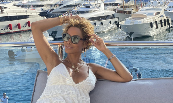 IDCheaters's tweet image. &apos;Is It Her Man This Time?&apos;: Nicole Murphy Spotted with Mystery Man Two Years After Kissing Lela Rochon&apos;s Husband - Atlanta Black Star atlantablackstar.com/2022/06/15/is-…