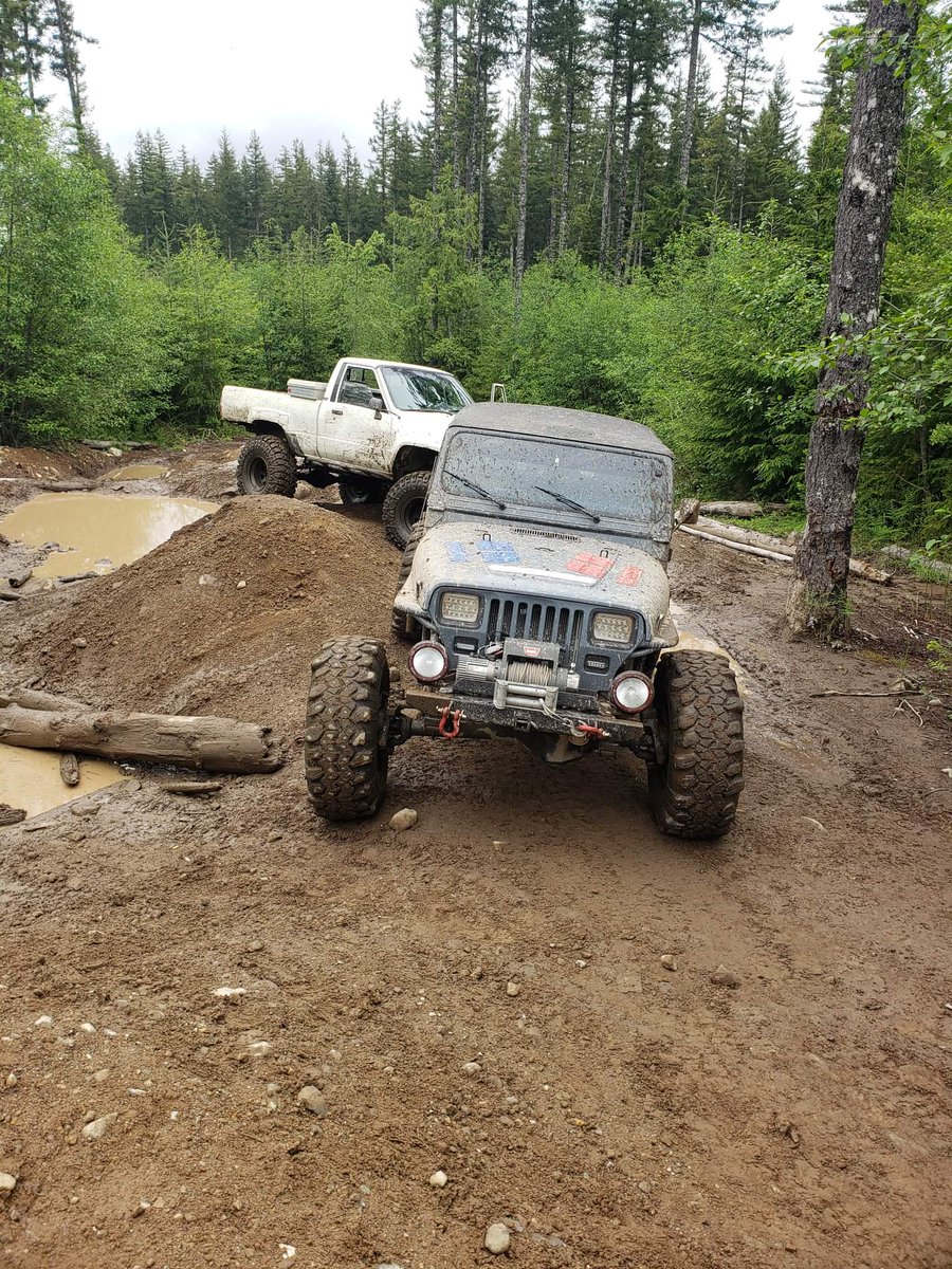 She so fucking sexy!! #JeepLife #Jeeplove #Mudlife #GirlsGetDirtyToo!