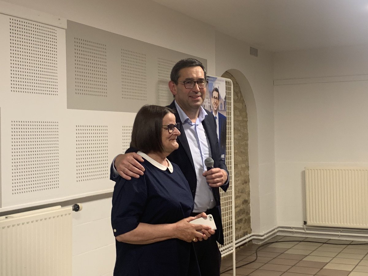 LionelVuibert's tweet photo. 📌 +de 200 pers. ont répondu à notre invitation lors de la réunion publique à Poix-Terron en présence de très nombreux collègues élus ardennais.

Jusque dimanche, il faut continuer d’expliquer, de convaincre …

Un immense merci à vous tous pour votre présence, vos soutiens. https://t.co/z4563hOlYk