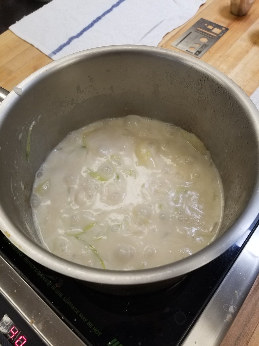 MommaNoxa's tweet photo. Some pictures from my human culinary class, I figured I would post stuff from my class, unless non of you wish to see it.

1st picture is what you humans call Rice Pilaf

2nd picture is a potato and Leek soup https://t.co/NBkvH9SjaW