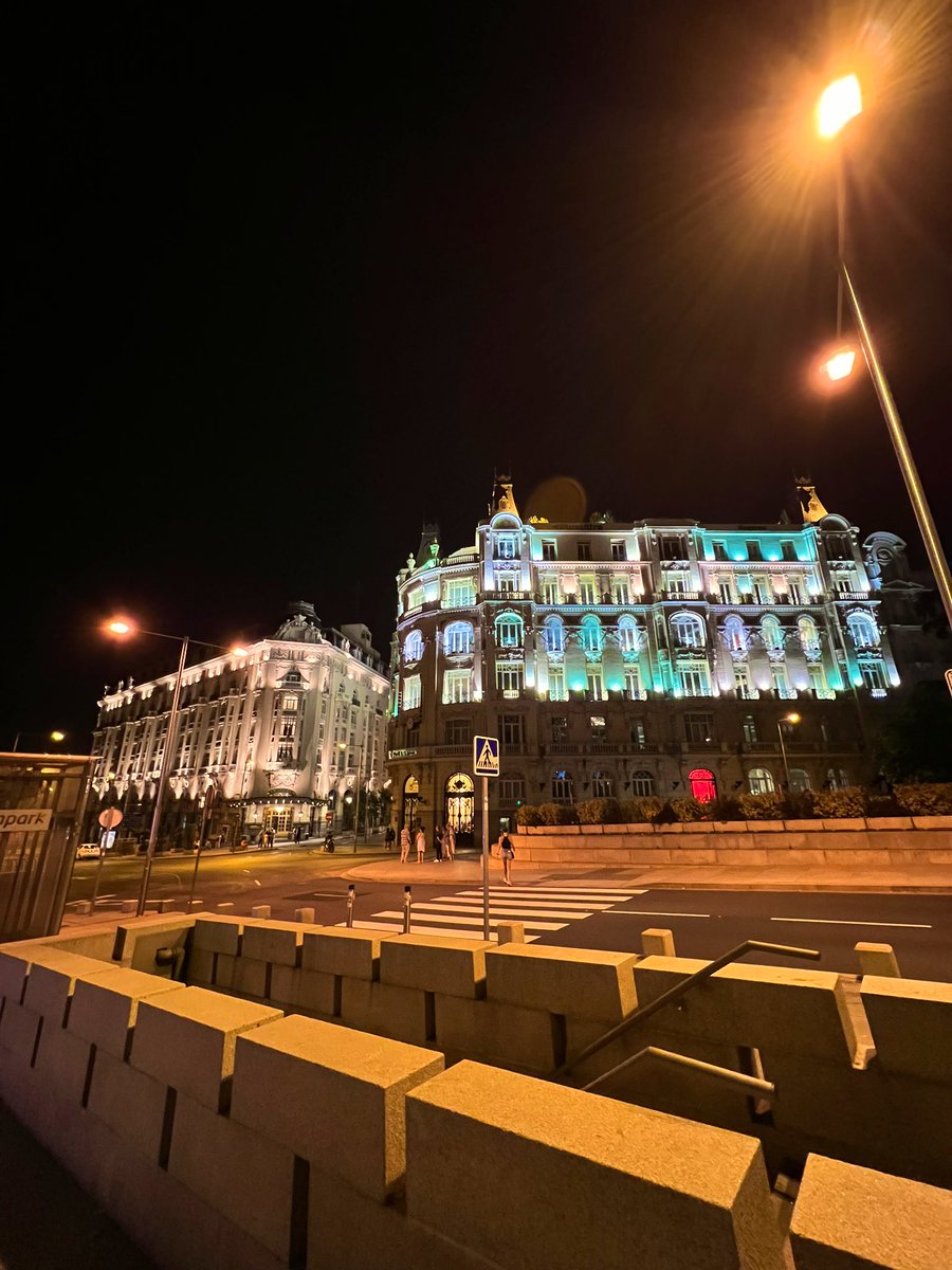 ElGeorgeHarris's tweet photo. Madrid de noche. ¡He caminado más que La Mujer de ACUDE! https://t.co/EcdvqV15di
