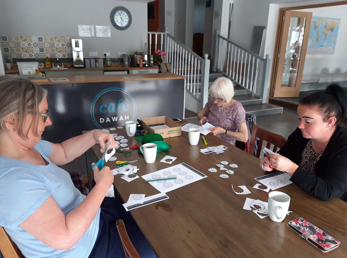 sledgen's tweet photo. Busy making white paper flowers for our Srebrenica display at Birkenhead Central Library. We want to make 8372 flowers, 1 for each Muslim killed in July '95. We have churches &amp; schools but if you'd like to help pls DM @WirralDeen @CentreDeen @SrebrenicaUK @SrebrenicaNW https://t.co/cozGsGcEAu