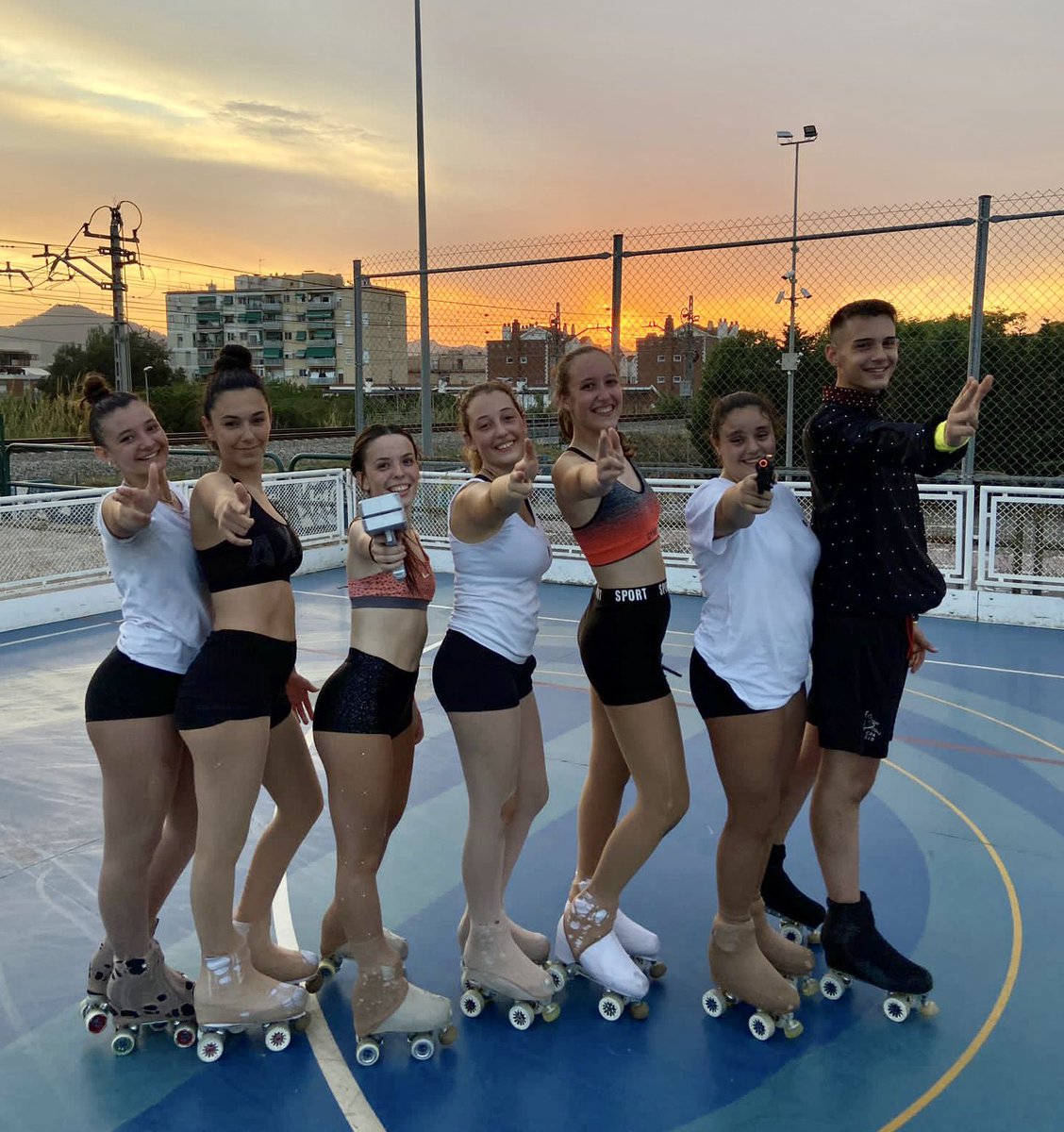 Últim entrenament abans del Campionat Promoció de Xous que tindrà lloc aquest dissabte a Vic. #somcpasantjoandespí #lavidasobrerodes🛼 <a href="/DESPIesport/">DESPÍesport</a>