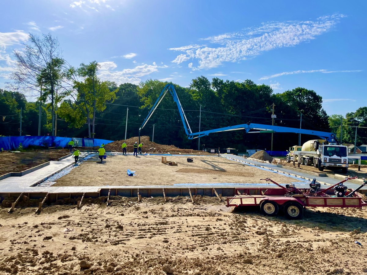 We've got the big boom out at the site of the new Lynnfield Shopping Center with Dan Walker Associates. 🏗️ We're making sure our workers stay cool and hydrated on these hot days too! #wednesdaywisdom