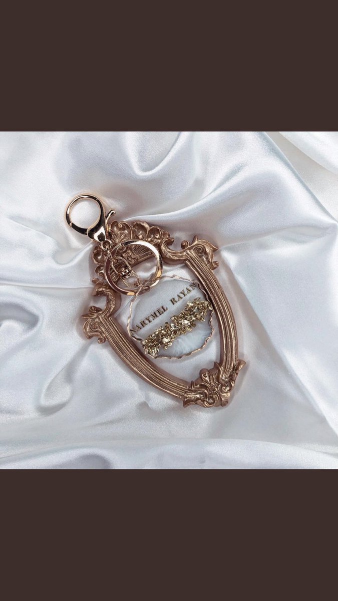 mon commerce pour commander sur instagram : ukrainiowski #bacdefrancais #Welcome_to_Algeria #anissatwosisters #soukainatwosisters #fetedesmeres #poupettekenza