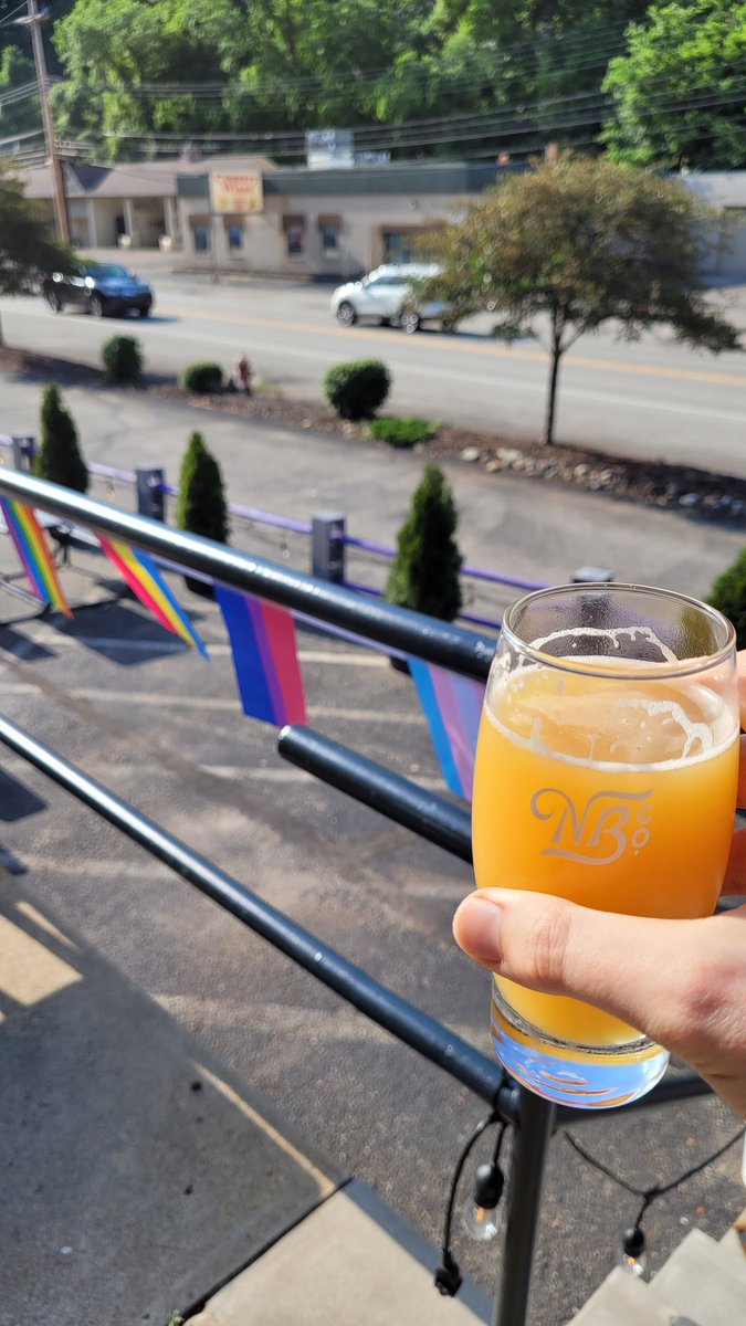 Vilis_Farthuk's tweet photo. Great Food, Beer and Ice Cream in #Pittsburgh
#NecromancerBrewery
#HandelsIcecream
#SiebsIrishPub
#BetosPizza
#icecream #beer #pizza #betos #irishpub #burger #localbrewery #brewery #blackberry #pretzelbun #Pride2022 #pridebeer #yuengling #localeats https://t.co/eJtNLpEG2d
