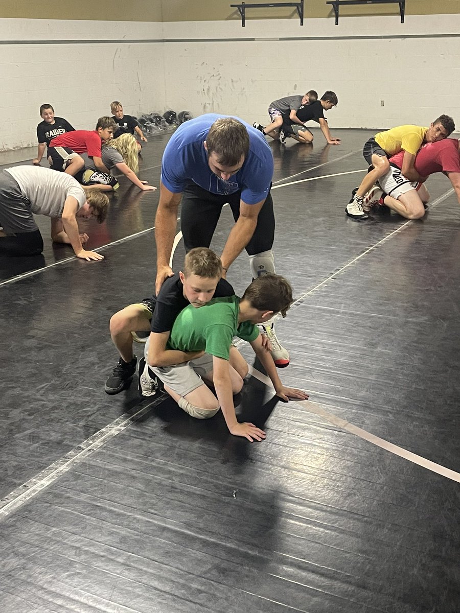 BLHS_Takedown's tweet photo. Thank you @Cole471_27  for putting on a great camp! https://t.co/HCCGVekCIi