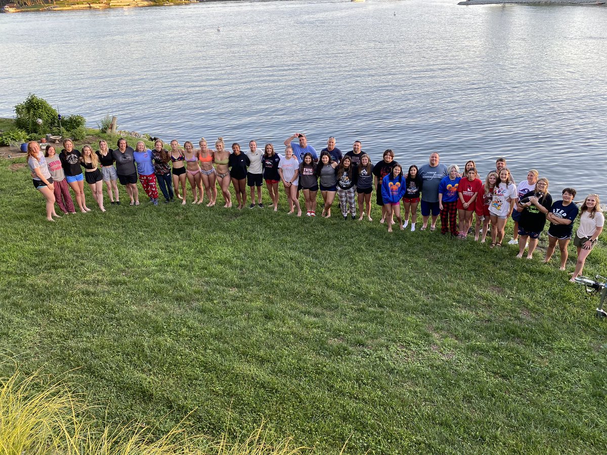 Beth Johnsen tweet media