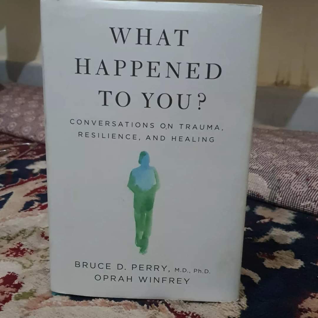 KateregaUthman's tweet photo. A must read book.for dealing and understanding of childhood trauma#whathappendtoyou?#brucedperry #oprahwinfrey #trauma #childhood #healing #resilience https://t.co/JiLs0Fb53C