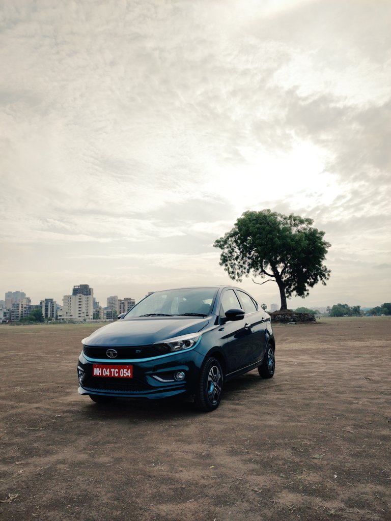 Another day another EV.
The Tata Tigor EV. 
<a href="/CarWale/">CarWale</a> <a href="/TataMotors/">Tata Motors</a> <a href="/Car_Trade/">CarTrade.com</a> 

#tatatigorev #tigorev