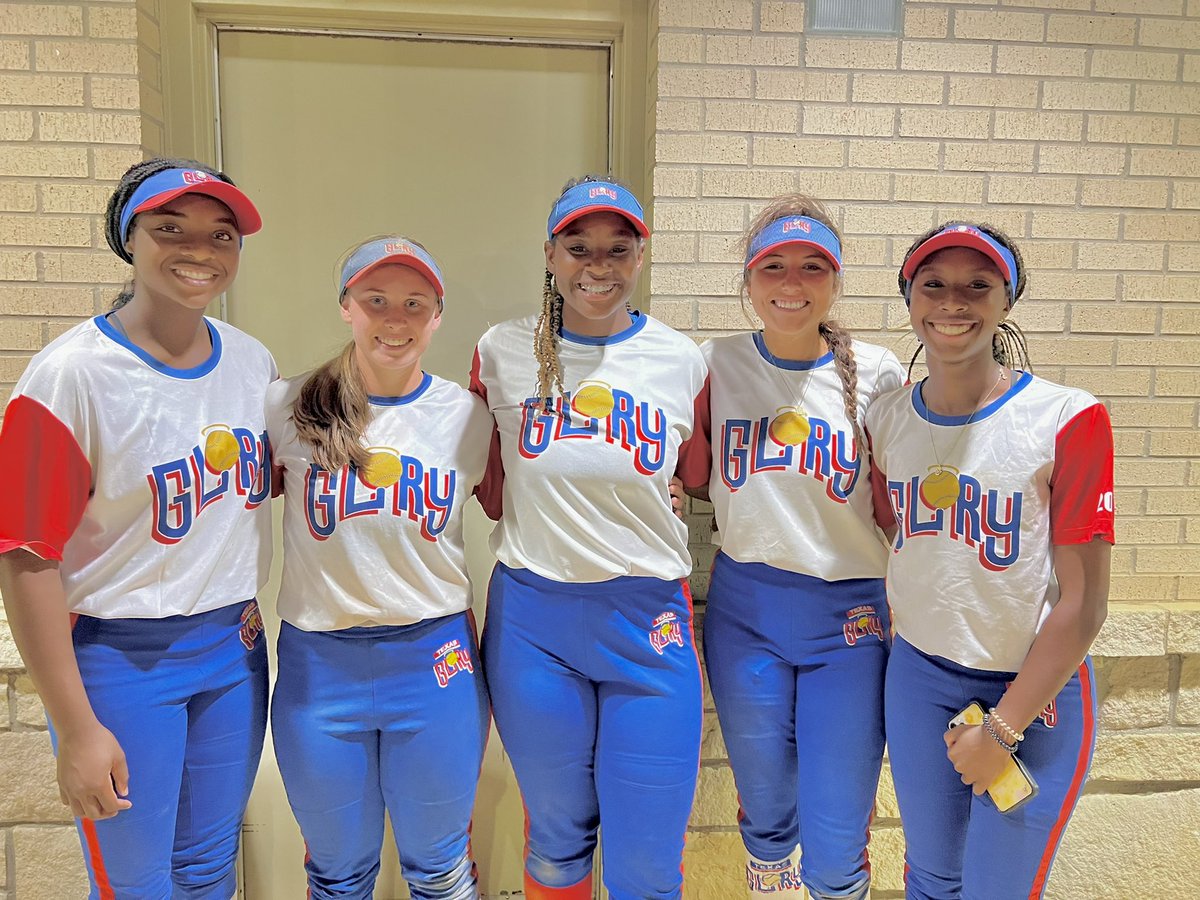 HotshotsNaudin's tweet photo. These ladies had a great 2022 Texas Glory Shootout Camp! Puttin in that work pre tourney!! 👀 #CompetePrepareWin #GloryStrong #16uTexasGloryNaudin https://t.co/Hjw1h8pZGh