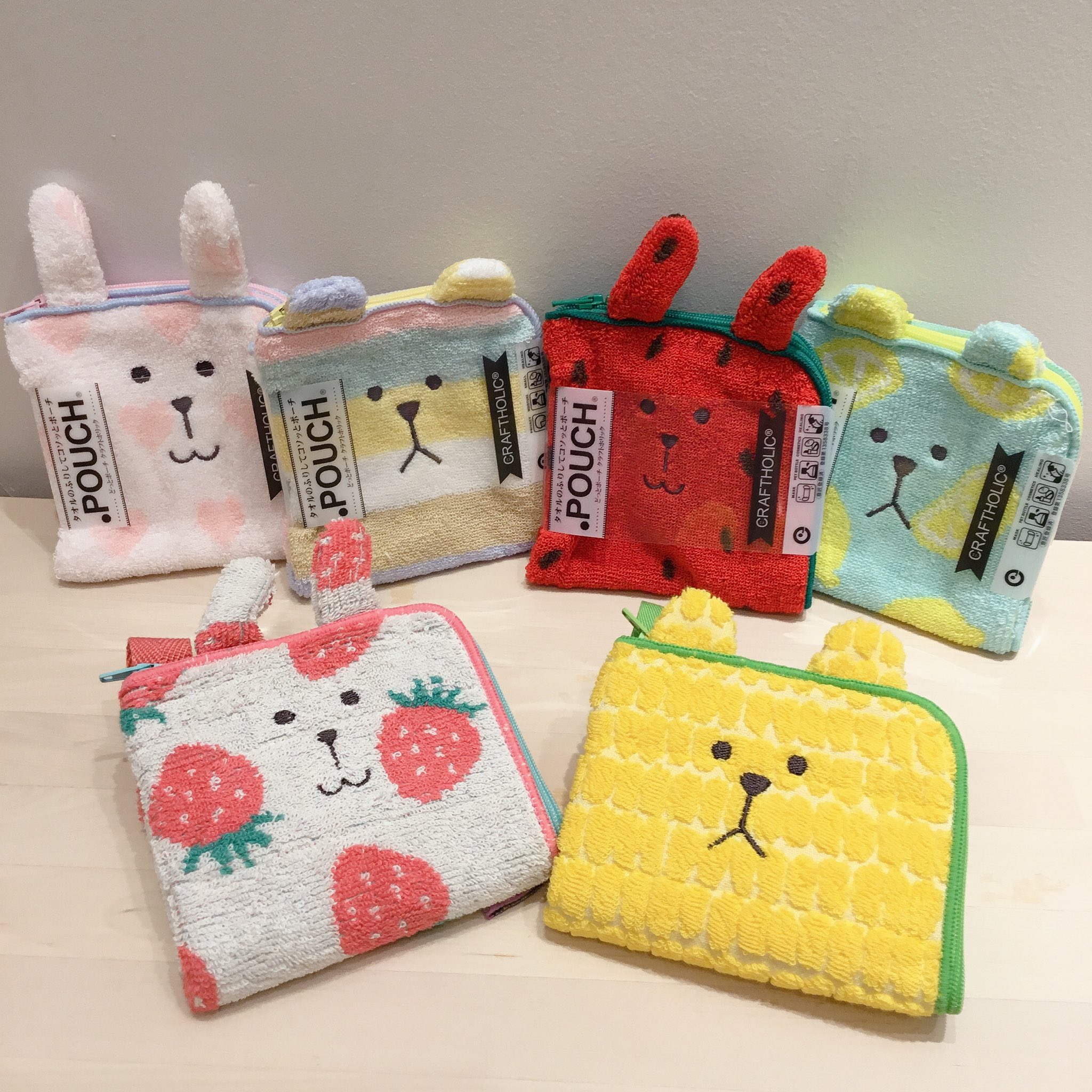 Craftholic 公式 待望の新作どっとポーチ発売 ノーマルタイプと保冷保温タイプの2種展開です ノベルティもまだまだ配布中 クラフトホリック T Co Hj7nic3amu Twitter