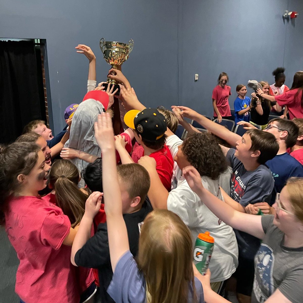 AMSHouse6D's tweet photo. Go grade 6 and our House 6D! Today started with wonderfully created and executed chalk paintings and ended with an end of year review trivia challenge win! We are so proud of all accomplishments and growth this year! #learnwithahern  @AhernMiddle https://t.co/904P9FMiQK