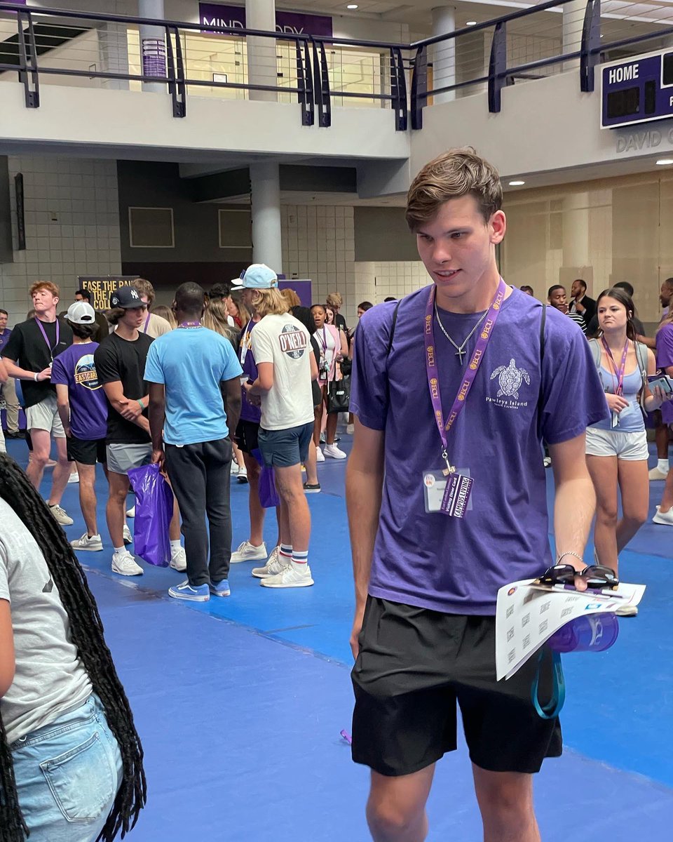 CollegiansforC's tweet photo. ECU orientation! Been a great time meeting some awesome incoming freshman. Excited and looking forward to fall semester! https://t.co/TcFU1HAJAV