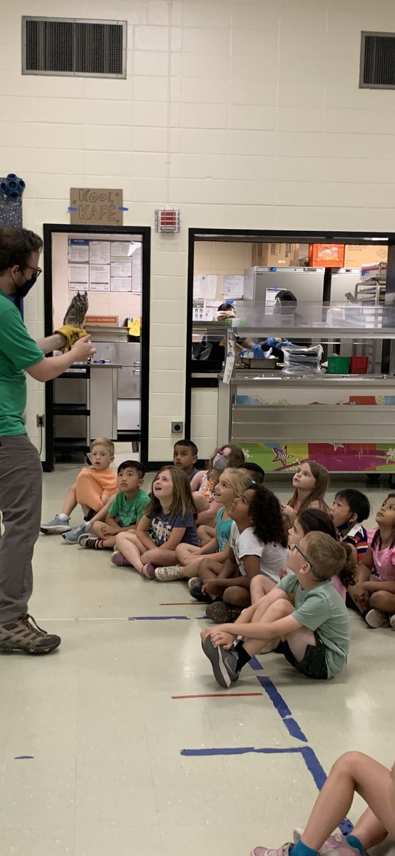 MsKlinshaw_JJES's tweet photo. Kindergarten enjoyed feathery  visitors today :) @JJESOwls 
@mrsreitano_jjes @MrsMcGrath_JJES https://t.co/dK3Mge4KBr