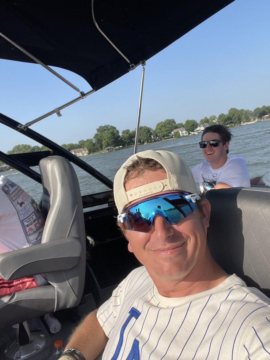 FairfieldMarlin's tweet photo. What good is a lake without some Wild Marlins in it!! Enjoying these Knucleheads!! #MarlinFAM #MarlinsOnTheLake https://t.co/KCJasF6tlI