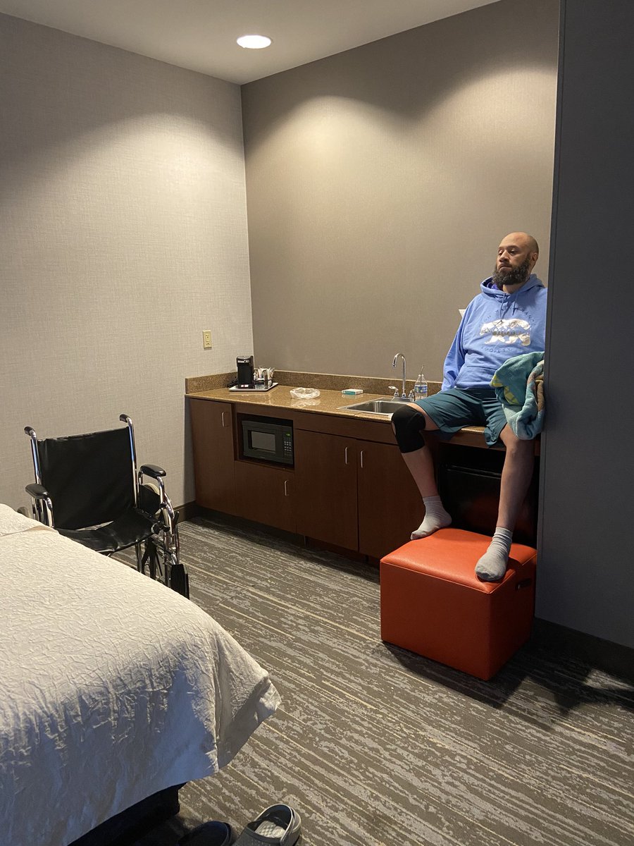 MaceoCarter's tweet photo. Customer service over the phone great!  Assistance with check in help to my seat and help out of my seat..great!.  So far flying with ALS a 2 year old and wife is going great!  That’s until I get off my @united flight to find my power wheelchair FU****G broke! https://t.co/9ExGxnWOmC
