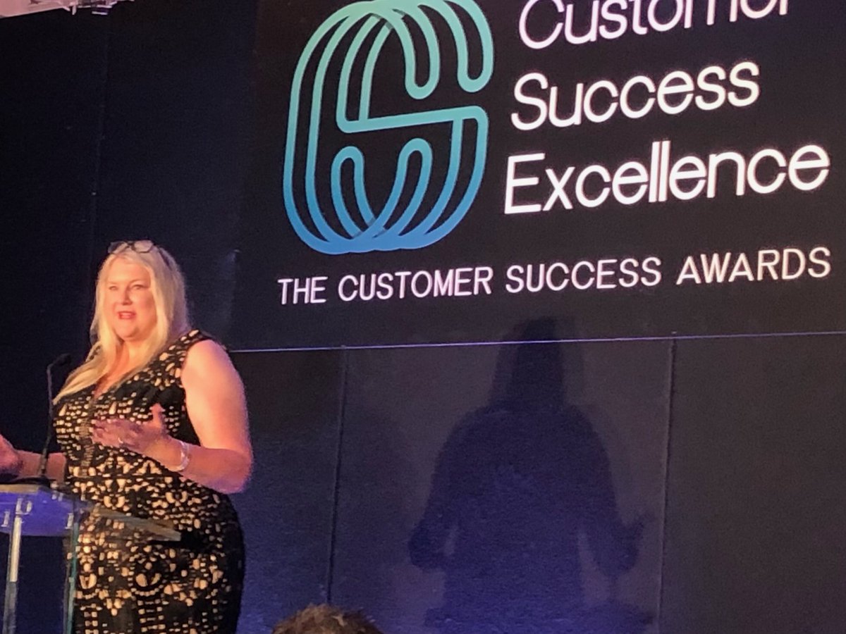 TSLCustomers's tweet photo. 🔊 Live from the UK!
Our very own @KristenHayer is presenting an award at the Customer Success Excellence Awards Gala in London! 🌟 👏
#CustomerSuccess #Leadership #CustomerSuccessExcellence #CSEEMEA2022 @ExcellenceInCS https://t.co/ZmqwSTkcko