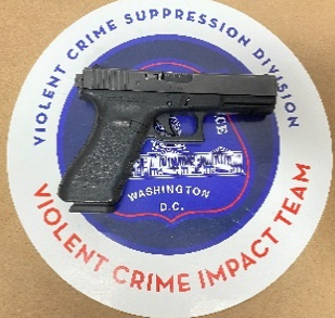 DCPoliceDept's tweet photo. In the last week, #DCPolice officers removed 53 illegal firearms from the streets of #DC and out of the hands of criminals.
#FirearmsFlashback https://t.co/i2m4lBdQFc