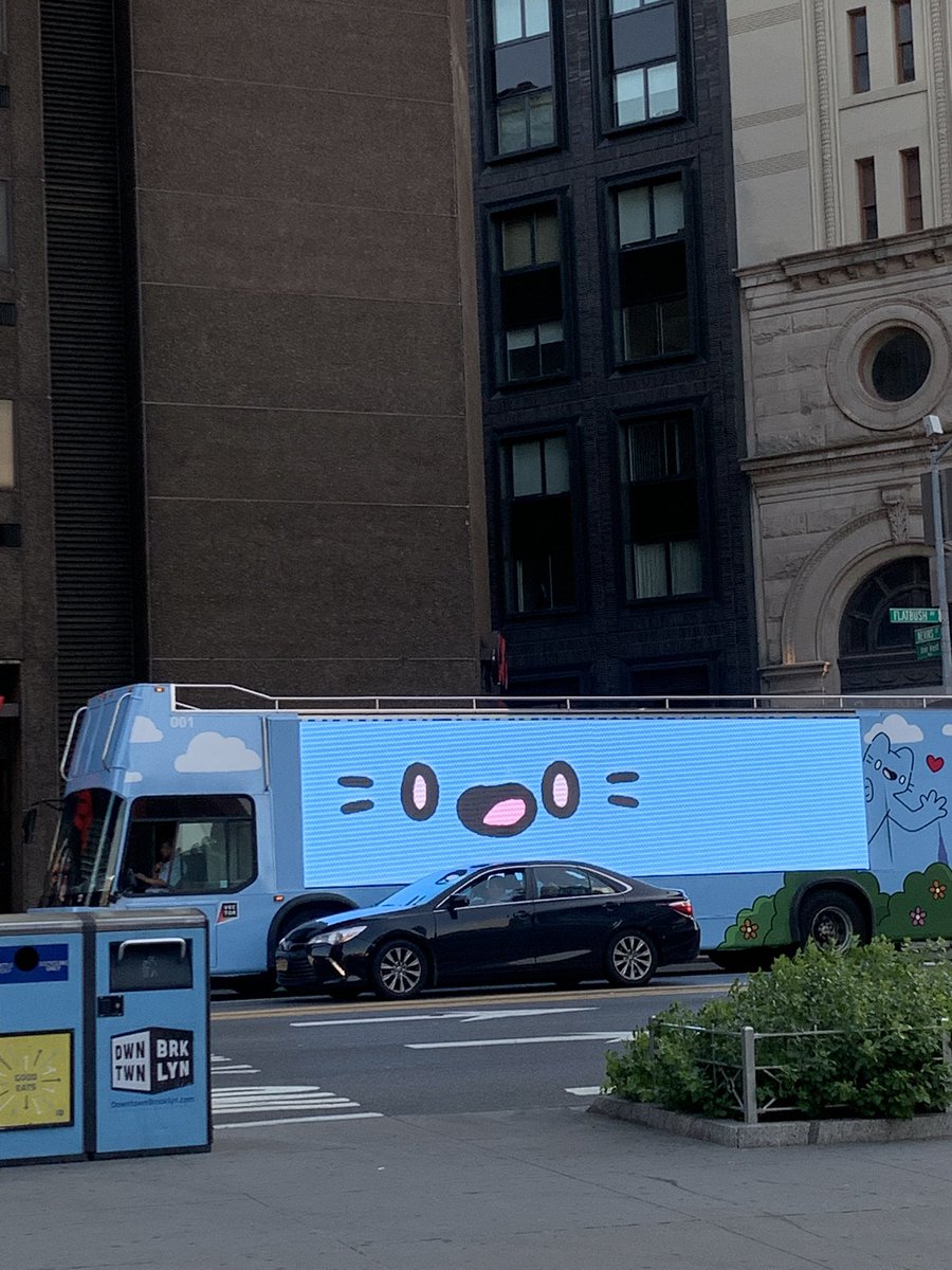 closnft's tweet photo. no freaking way I just seen the @coolcatsnft truck outside my building right now!!!!!!! Ahhhh !!! NFT NYC WE READY https://t.co/GH6dM1JcGP