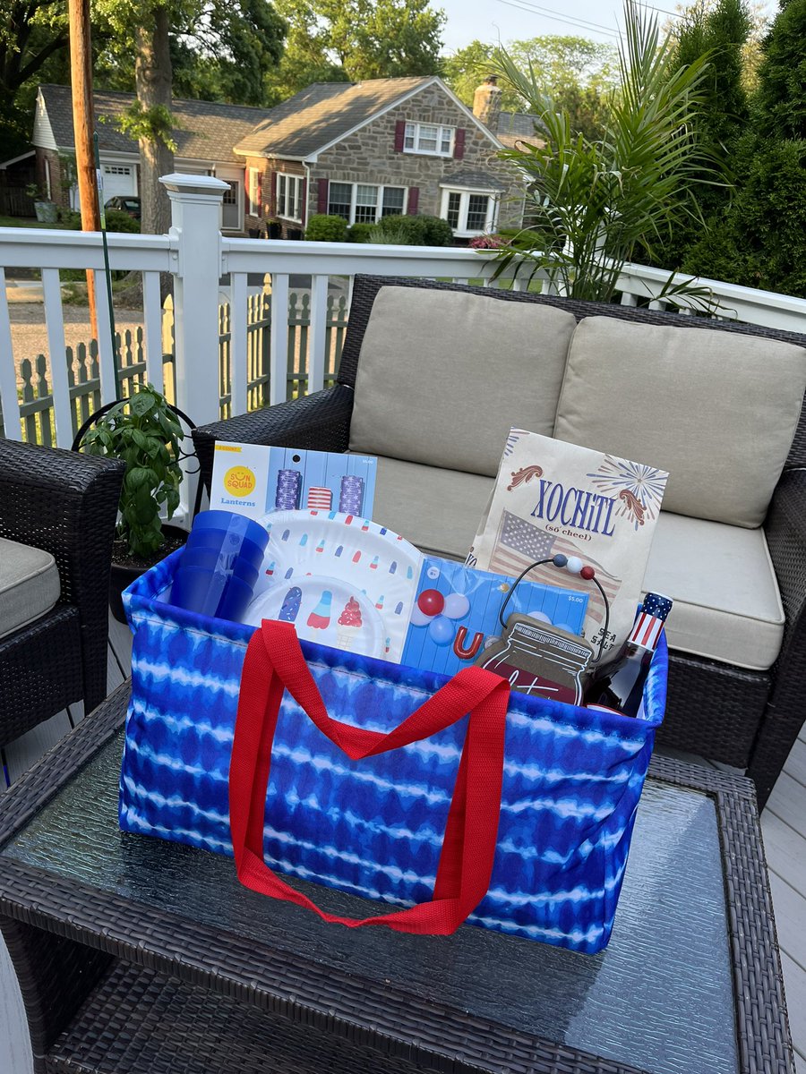 Summer is here my friends. I’m certainly looking forward to a relaxing summer on my deck thanks to my secret staff buddy Alyssa. #tatemtweets #bekind #collsedu #summerishere