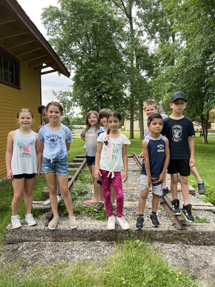 Buch2ndGrade's tweet photo. We had such a great field trip to Greenmead yesterday!  It was fun learning about Livonia’s history. #BuchananBears #LivoniaPride https://t.co/sZDzUmzajs