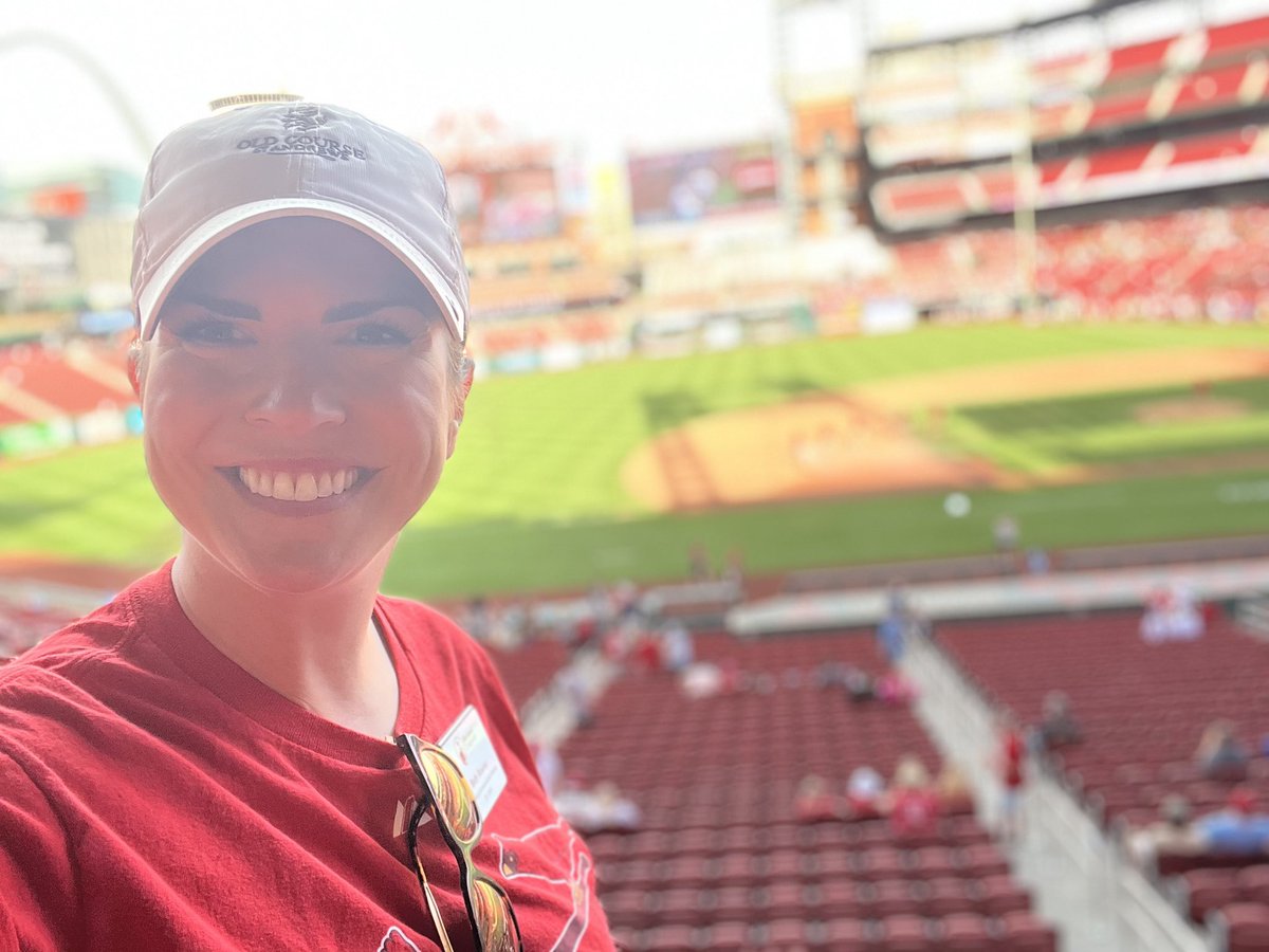 BethResner's tweet image. I ❤️ my city. 

#STLCards