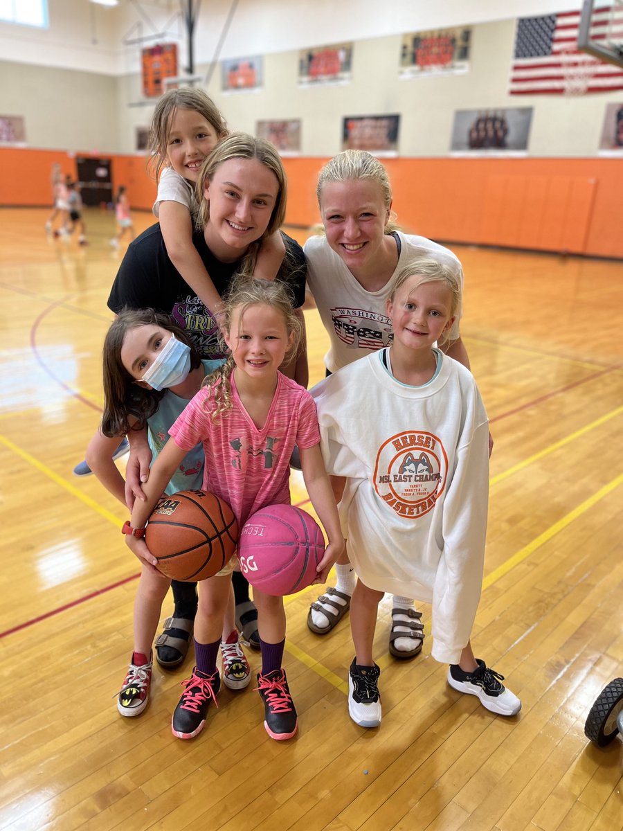 Mary_CoachFen's tweet photo. Not sure if the 2nd Graders or their coaches had more fun today. #BBDanceParty https://t.co/inSR49LF5r
