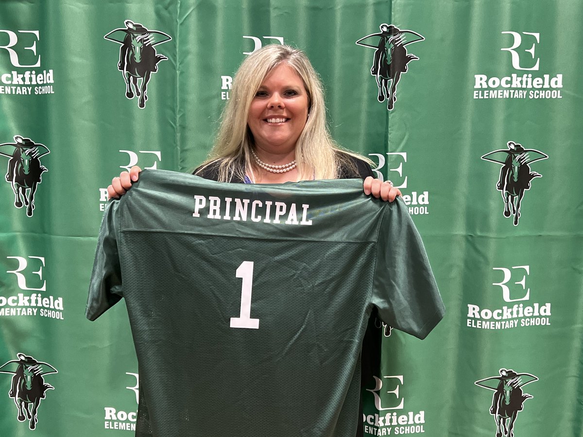 WarrenCoSchools's tweet image. Congratulations to Mrs. Brooke Knight for being named the new principal of Rockfield Elementary School! More here ➡️ bit.ly/3zGIwBo #PreschooltoProfession #BigDistrictBigOpportunities @RockfieldE (2/2)