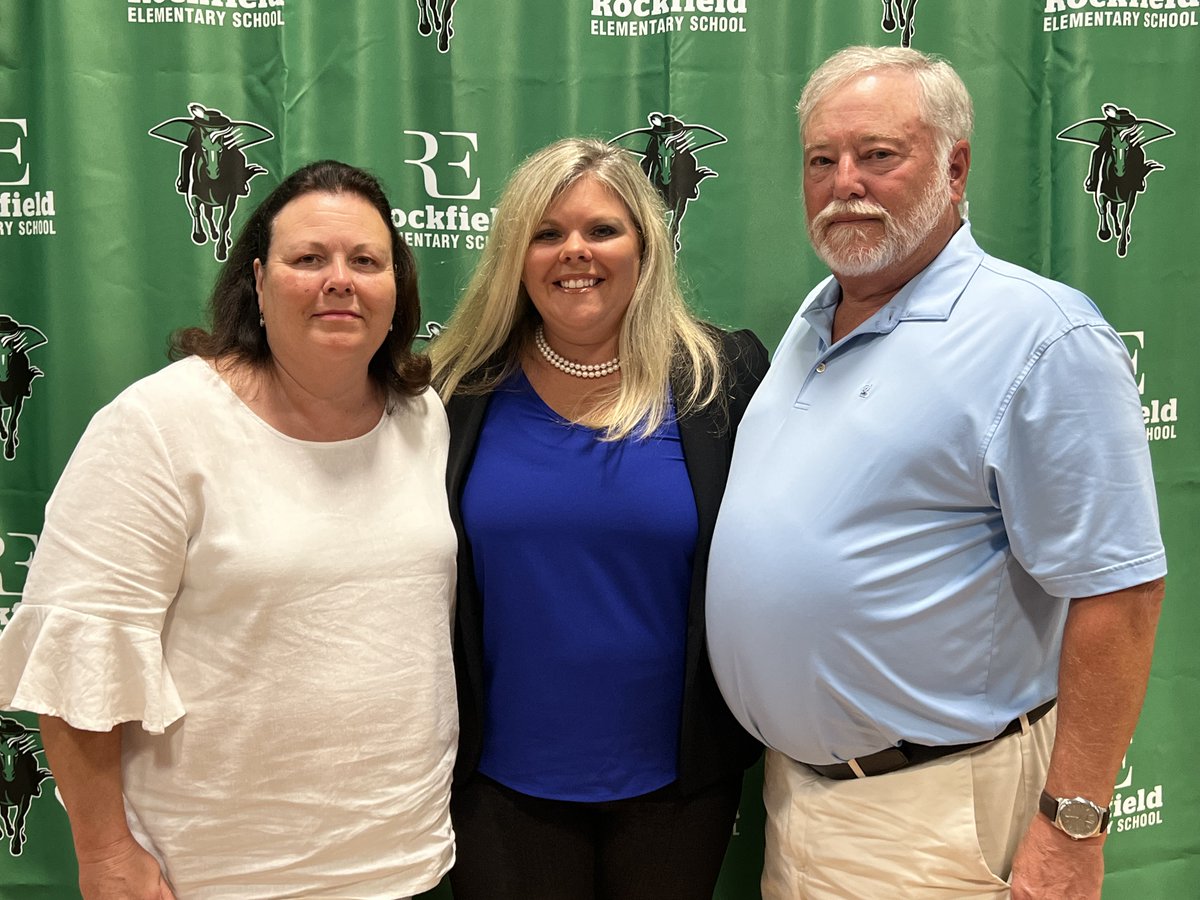 WarrenCoSchools's tweet image. Congratulations to Mrs. Brooke Knight for being named the new principal of Rockfield Elementary School! More here ➡️ bit.ly/3zGIwBo #PreschooltoProfession #BigDistrictBigOpportunities @RockfieldE (2/2)