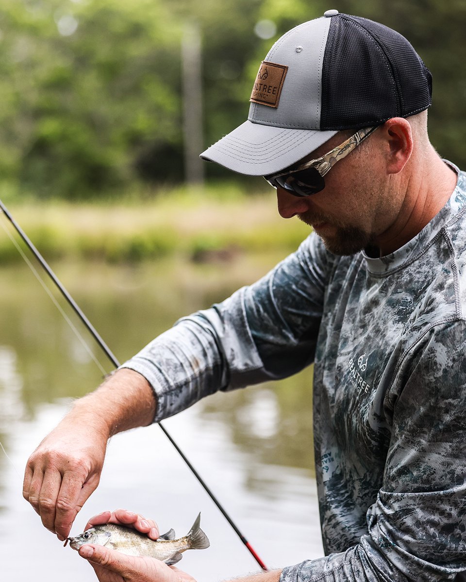 Realtree's tweet image. Summer time fish fry. 

Shop now: realtree.me/3zFN2QG

@Walmart 

#RealtreeFishing