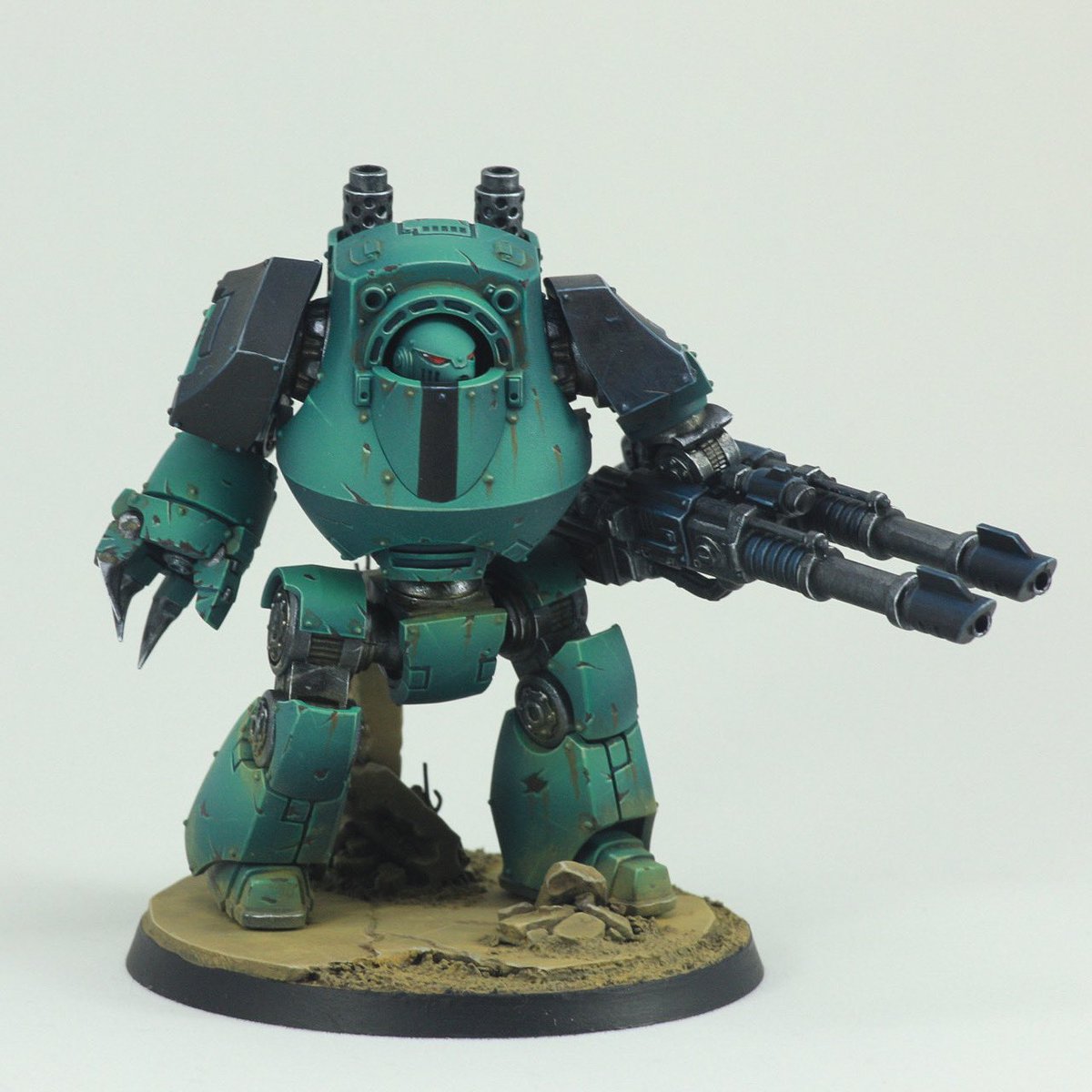 Waiting on my decal sheet to come and super late to the party due to some unavoidable “real life”, but thanks to @warcomteam by way of @adepticon for some early access to this guy from the new #horusheresy box. Super fun start to my #sonsofhorus army! #warmongers