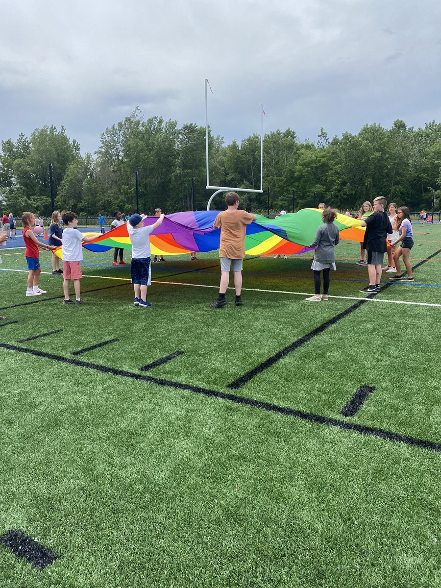 haleymae33's tweet photo. Thanks to @RichardMannPE for an amazing field day celebration! We had a blast! #GanandaProud https://t.co/BRIhEH5HYo
