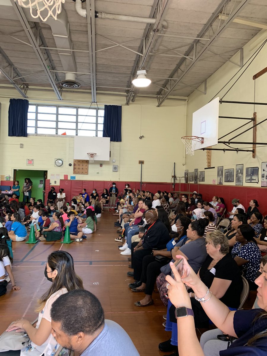 Today Hempstead Elementary School, in the East Ramapo Central School District, held a year-end musical concert. There were severely hundred people in the audience! Kudos to Principal Ortiz, her teachers, our loving parents, and the students themselves!