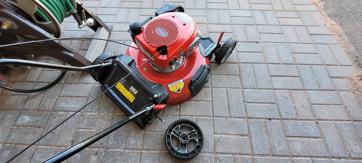 Hey <a href="/HomeDepotCanada/">Home Depot Canada</a> and <a href="/powersmarttools/">Powersmart</a> what kind of garbage are you selling anyway? 2nd use and wheel breaks off.