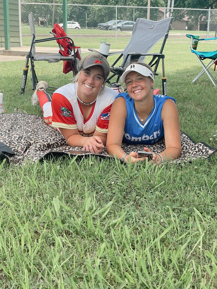 emma_trine's tweet photo. i had an absolute blast today at nsu camp!! loved being back in tahlequah and working hard with my friends 🤍🤍 https://t.co/gCCTUMCC8t