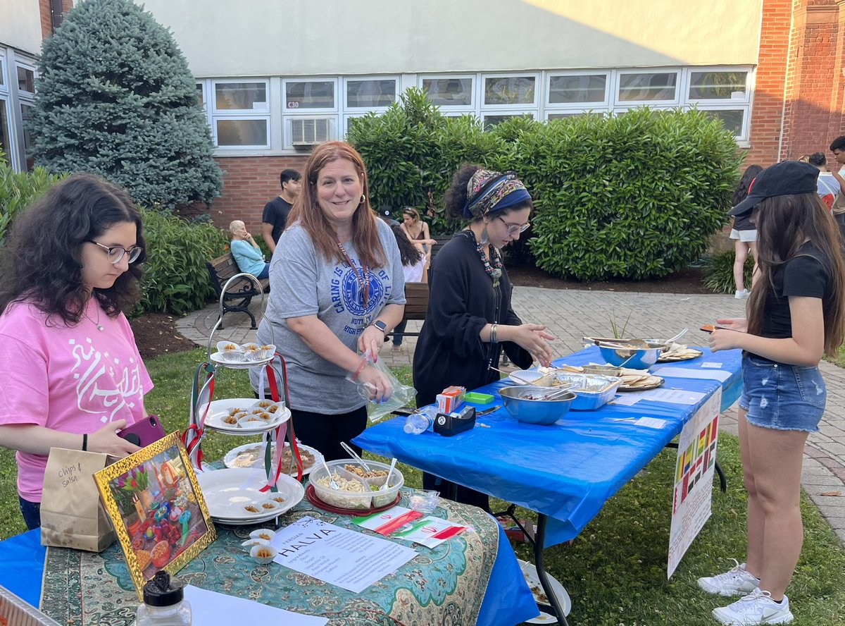 Julie Glazer tweet media