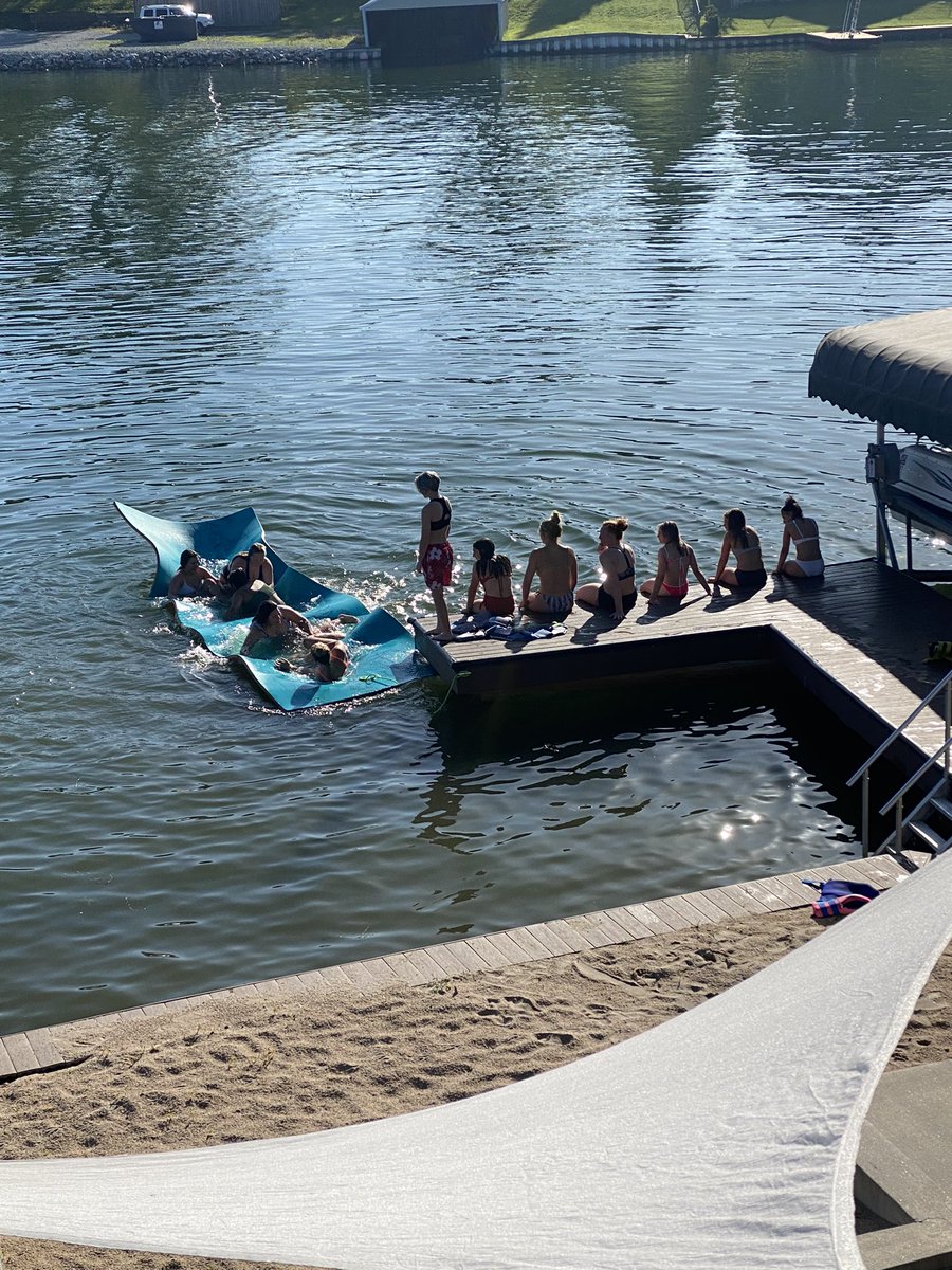 Beth Johnsen tweet media