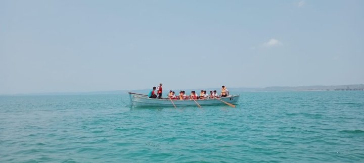 HimanshiChouh15's tweet photo. @HQ_DG_NCC
@NccDteMPCG
@JabalpurNcc
@NCC__CADETS
#boatpulling #jabalpur https://t.co/yipq0phq65