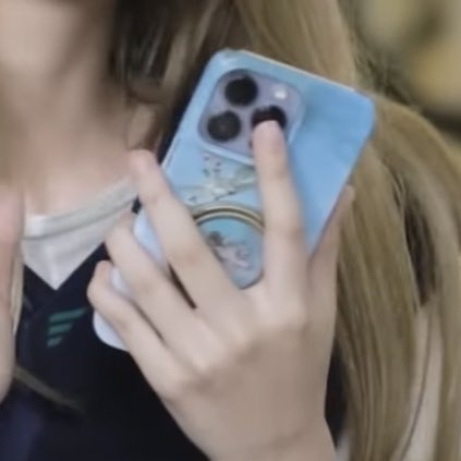 jenniekimcl's tweet photo. jennie's iphone case 👼🏻🤍 https://t.co/CeQIiK5xqR
