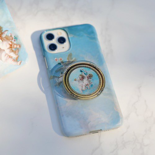 jenniekimcl's tweet photo. jennie's iphone case 👼🏻🤍 https://t.co/CeQIiK5xqR